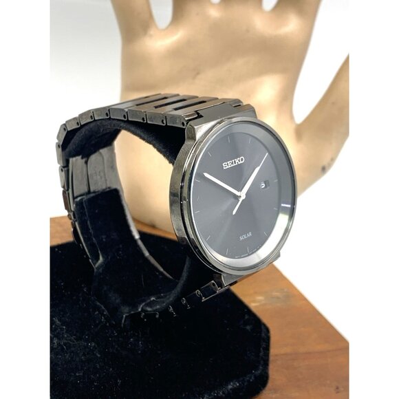 Seiko Men's Watch SNE481 Essentials Solar Black Dial Date Stainless Steel 40mm - Picture 13 of 13